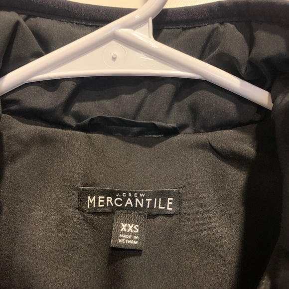 Black quilted vest by JCREW Factory. Size XXS. Excellent condition. - Picture 3 of 4